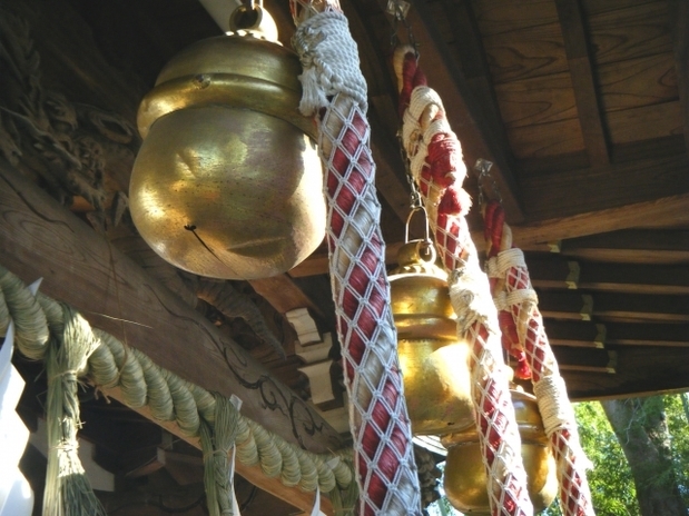 神社の本坪鈴.jpg